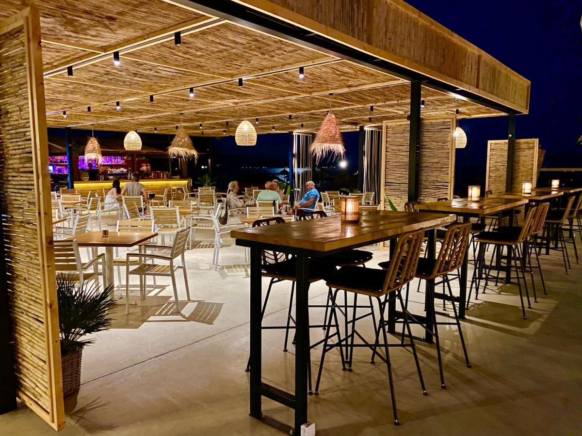 Zoom Beach Hotel Kandia Exteriör bild